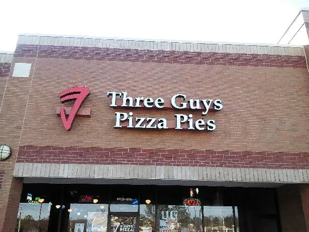 3 Guys Pizza Pies Pizza in Lakeland, TN