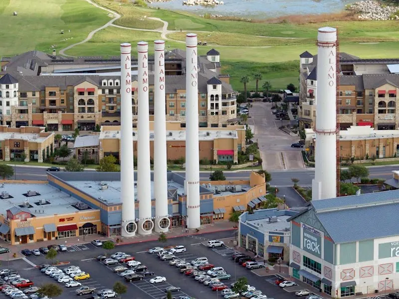 Alamo Quarry Market shopping mall in Alamo Heights, TX