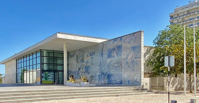 Almada Public Library library in Almada, Almada