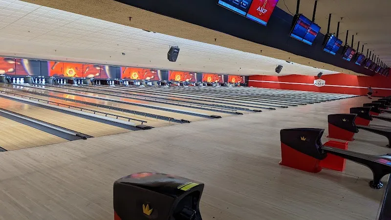 AMF Land Park Lanes bowling alley in Land Park, CA