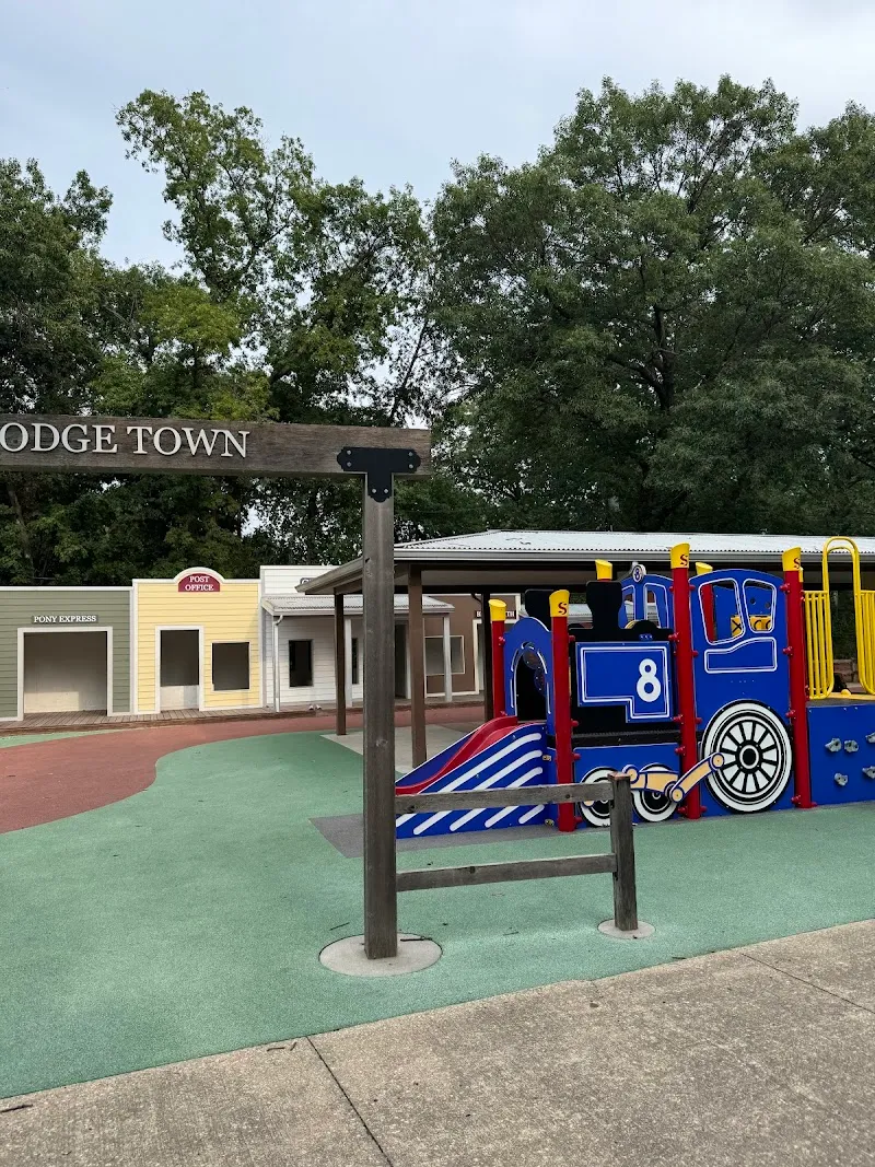 Antioch Park park in Gladstone, MO