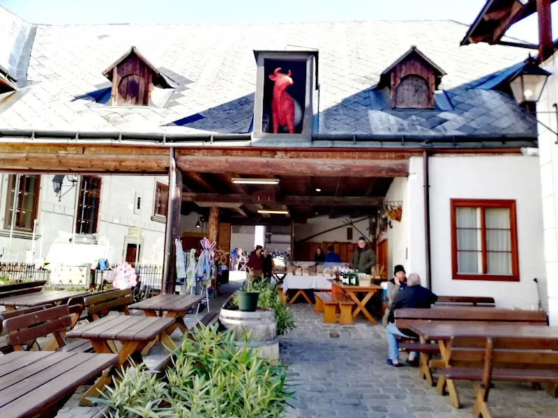 Bauernmarkt im Fuhrmannhaus market in Penzing, VIE