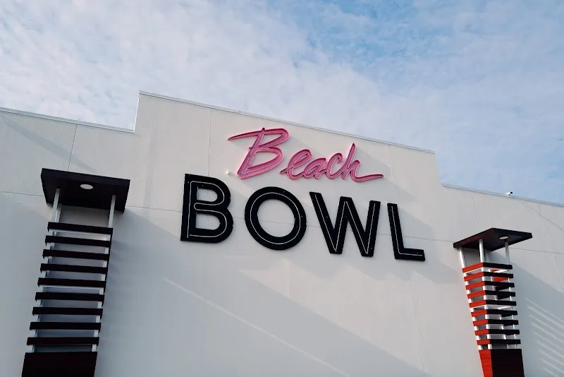 Beach Bowl bowling alley in Jacksonville, FL