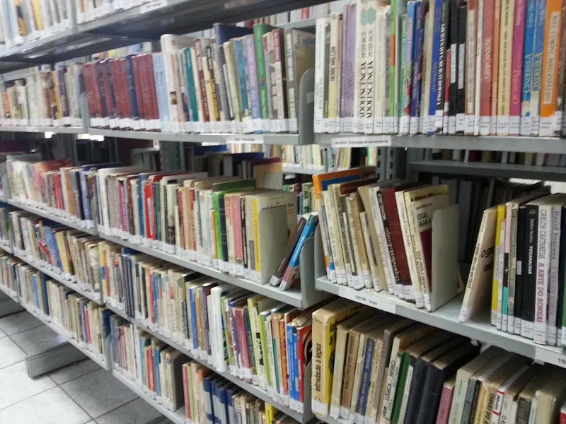 Biblioteca Central Oliria de Campos Barros library in Diadema, SP