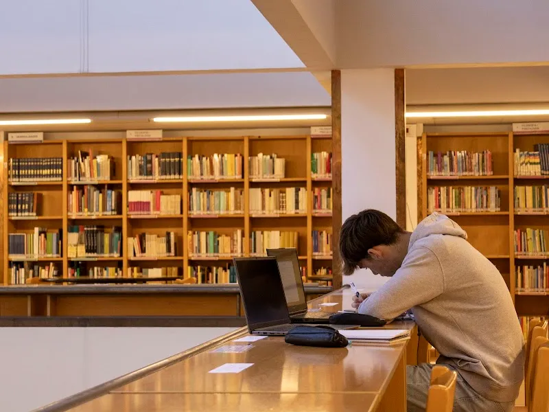 Biblioteca Municipal Doutor José Vieira de Carvalho library in Maia, Porto
