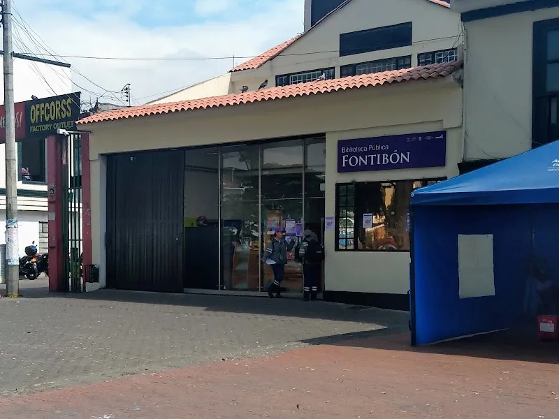Biblioteca pública de Fontibon library in Fontibón, CD