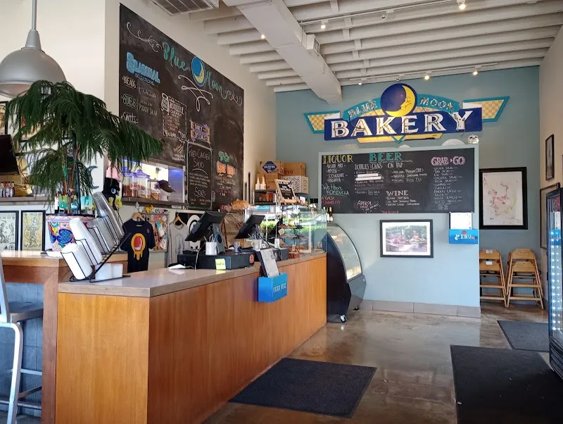 Blue Moon Cafe Bakeries in Cherry Street, OK