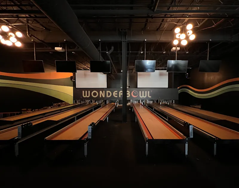 Bob & Willie's Wonderbowl - Blue Sky bowling alley in Omaha, NE
