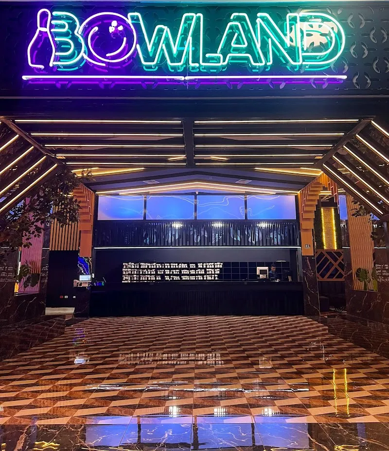 Bowland • Town Center CDE bowling alley in Panama City, PAN