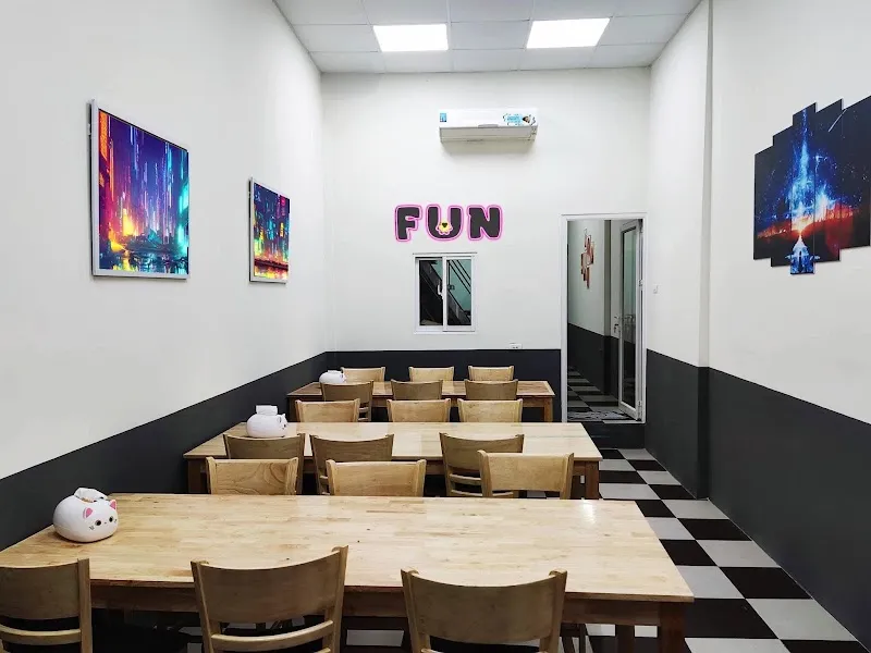 Buncha Cafe & Play cafe in Cầu Giấy, HN