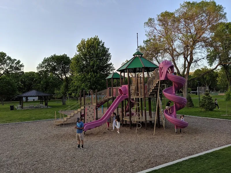 Burnes Park park in Hopkins, MN