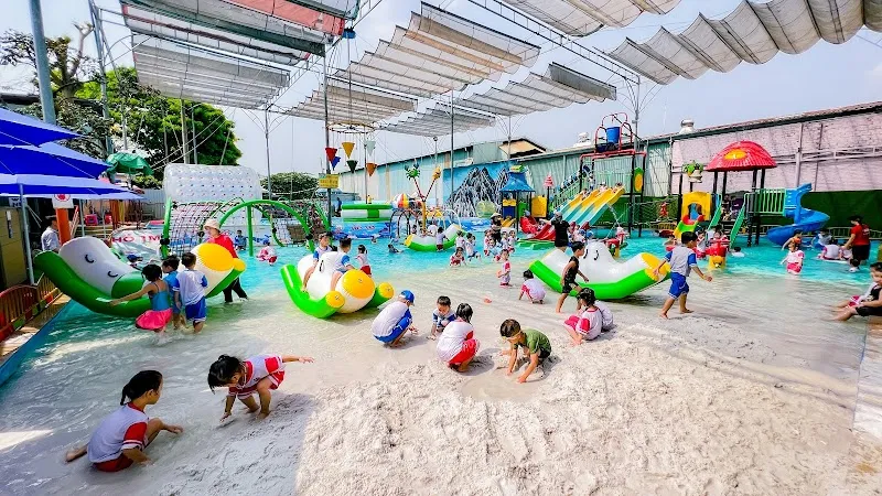 Công viên nước Con Nít Thủ Đức water park in Thu Duc, HCMC