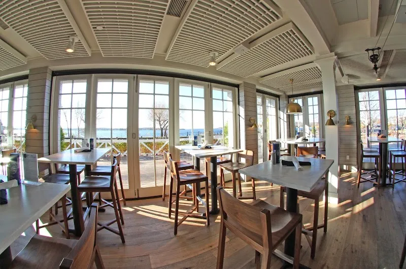 CōV Wayzata Cocktail Bars in Wayzata, MN