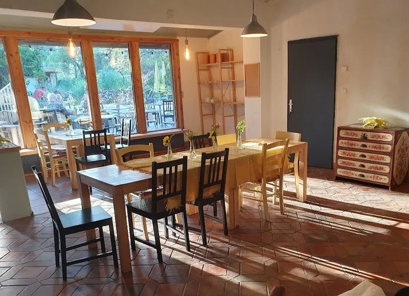 Café Hirschstetten cafe in Hirschstetten, VIE