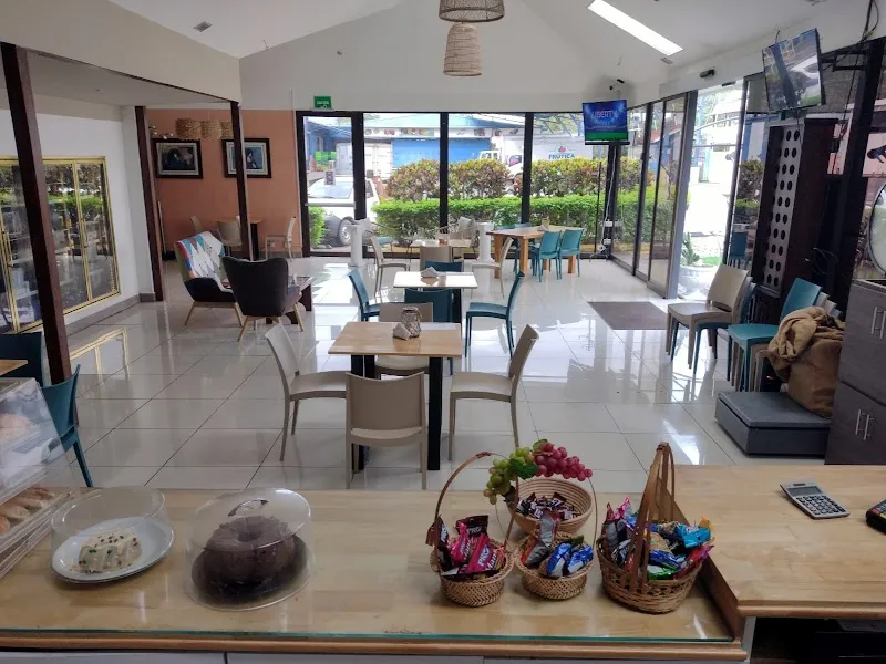 Café Varela cafe in Santa Ana, SJ