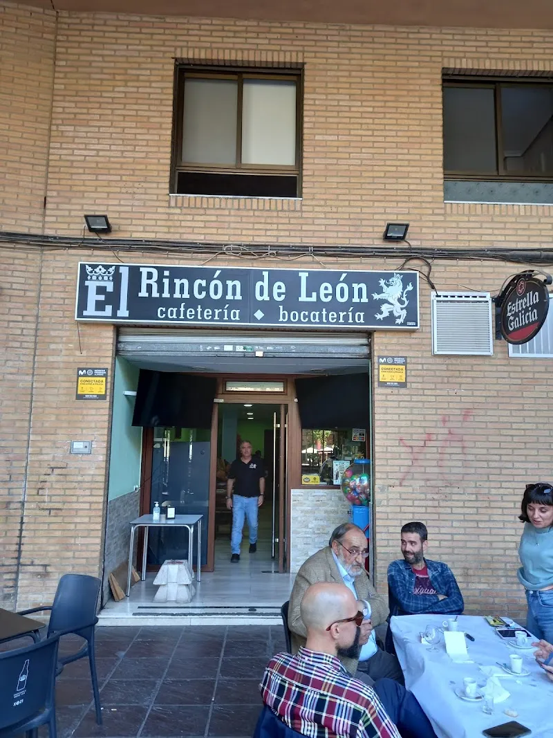 Cafetería Familiar El Rincón cafe in Torrent, V