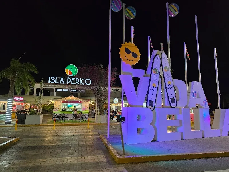 Causeway Amador shopping mall in Costa del Este, PA