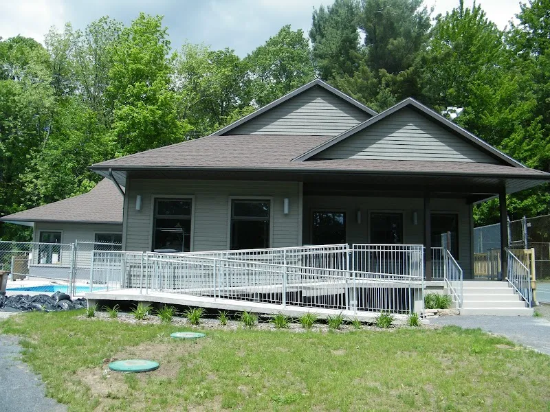 Centre communautaire George-McLeish Community centre community center in Senneville, QC