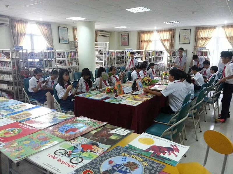 Children's Library (Thư Viện Trẻ em Hà Nội) bookstore in Hanoi, HN