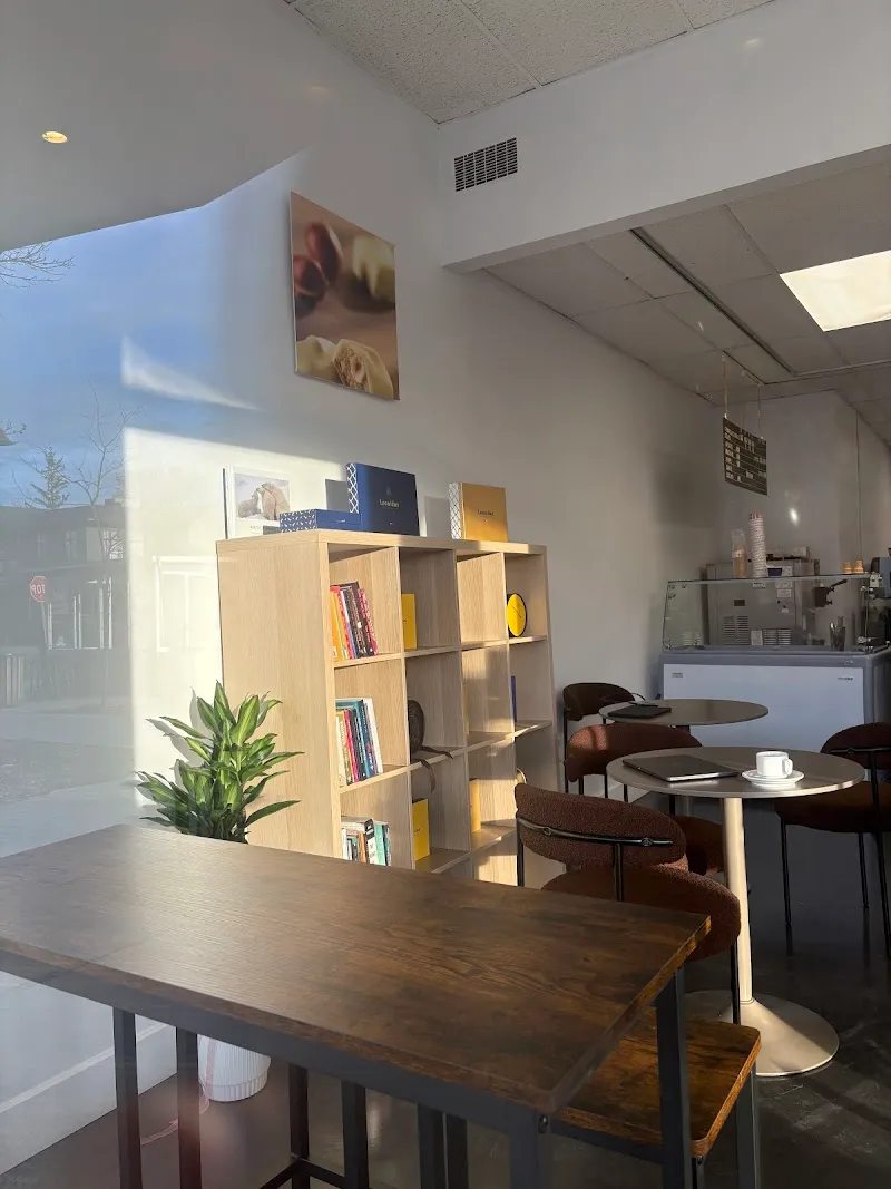 Chocolat Belge Léonidas Chocolatiers & Shops in Vaudreuil-Dorion, QC