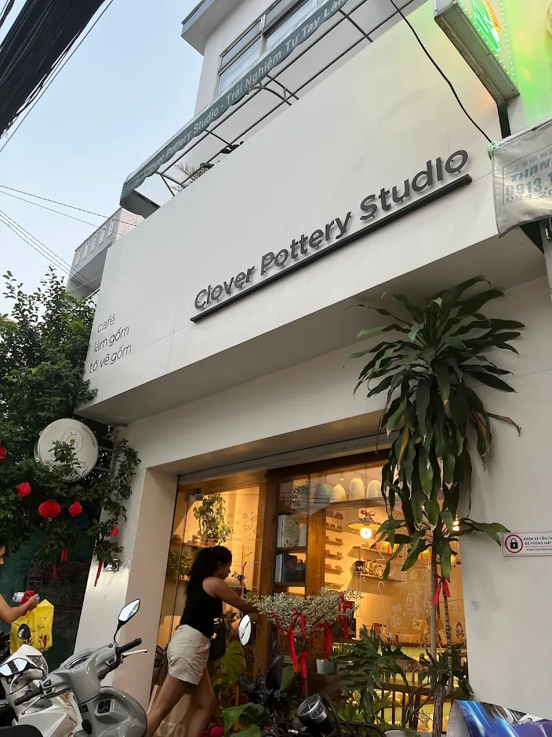 Clover Pottery Studio & Cafe - Workshop làm gốm, tô vẽ gốm point of interest in Binh Chanh, HCMC