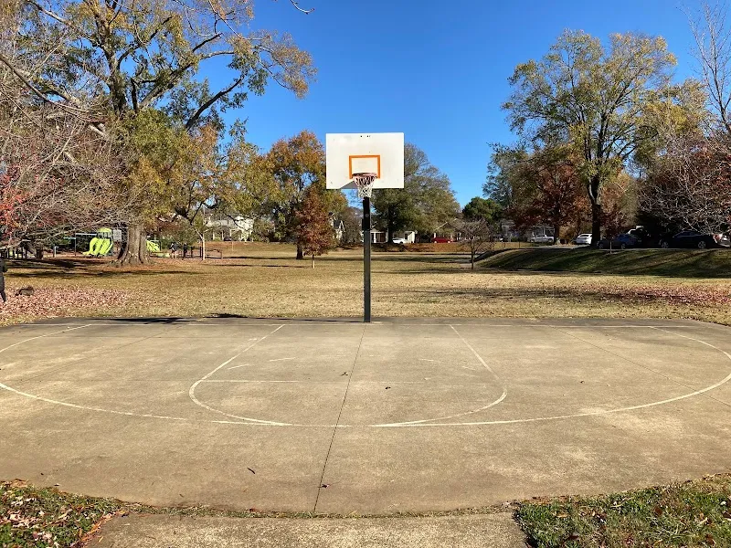 Colonial Park park in Myers Park, NC