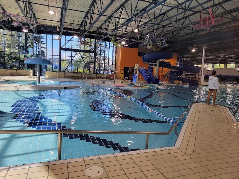 Complexe aquatique Michel-Leduc swimming pool in Montreal, QC