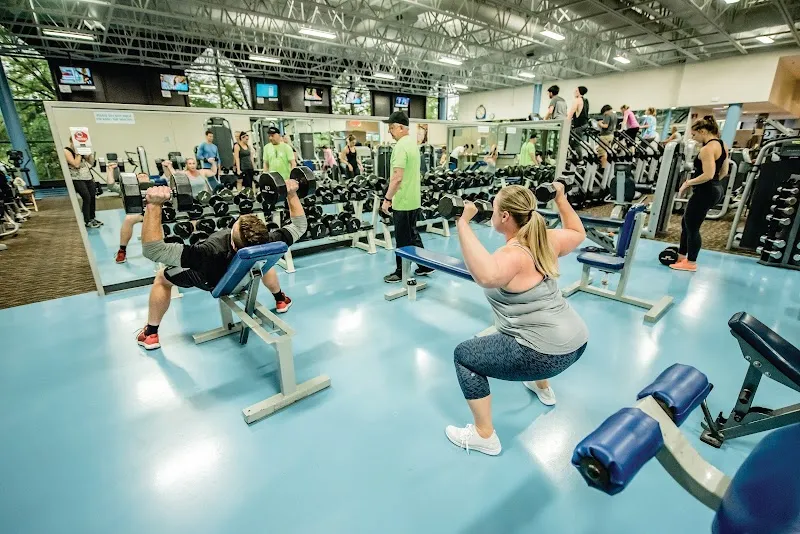 Courts Plus fitness center in Elmhurst, IL