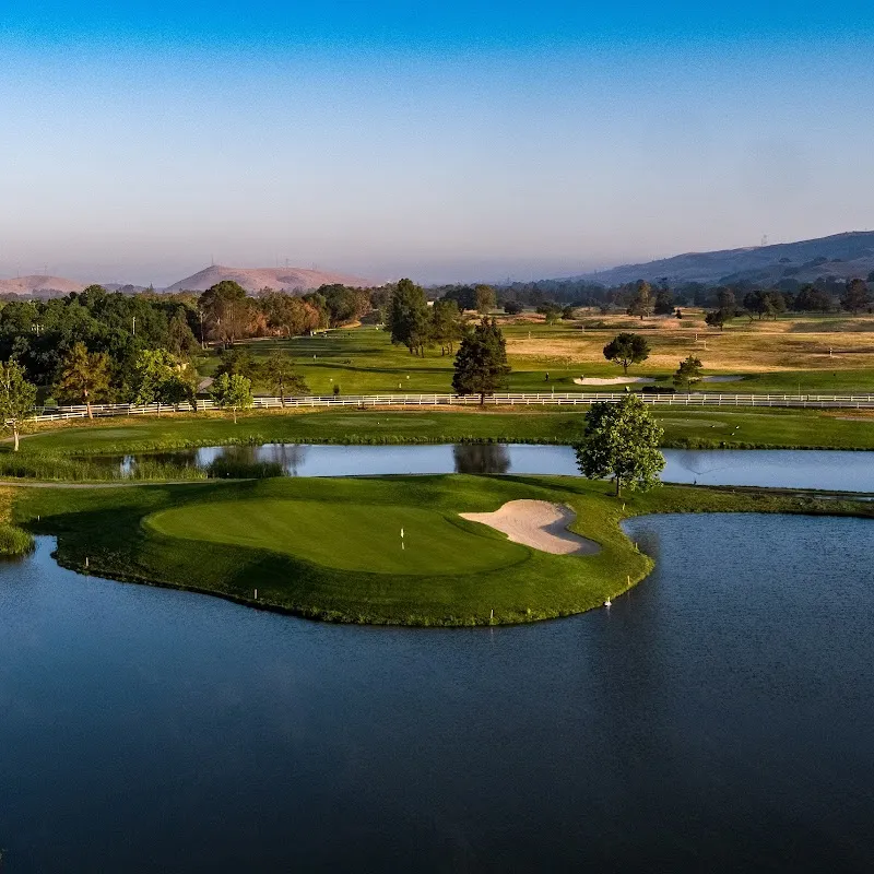 Coyote Creek Golf Club bar and grill in San Jose, CA