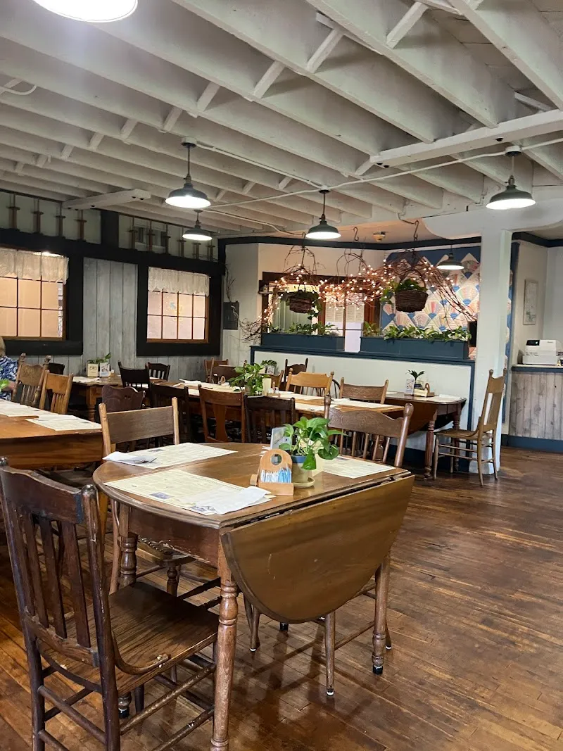 Cream & Crepe Cafe Cafes in Cedarburg, WI