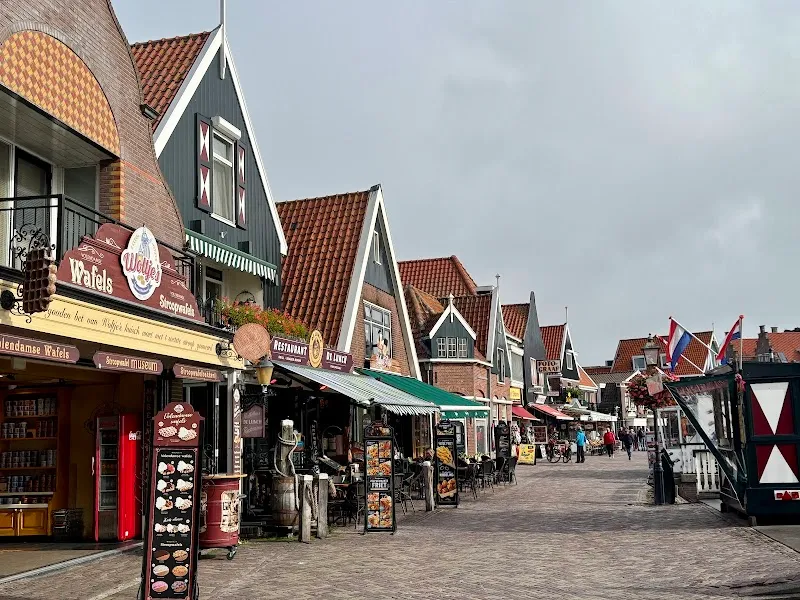 De Dijk van Volendam tourist attraction in Volendam, NH