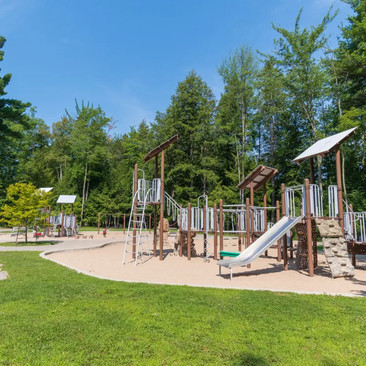 De Fontainebleau Park park in Blainville, QC