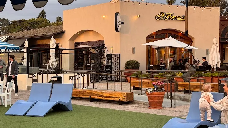 Del Mar Plaza shopping mall in Del Mar, CA