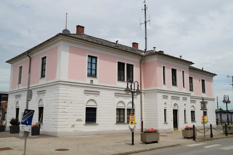 Deutsch Wagram train station in Deutsch-Wagram, VIE