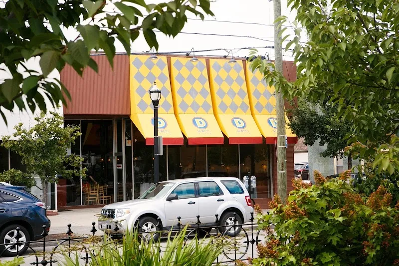 Dewey's Pizza Pizza in Oakley, OH