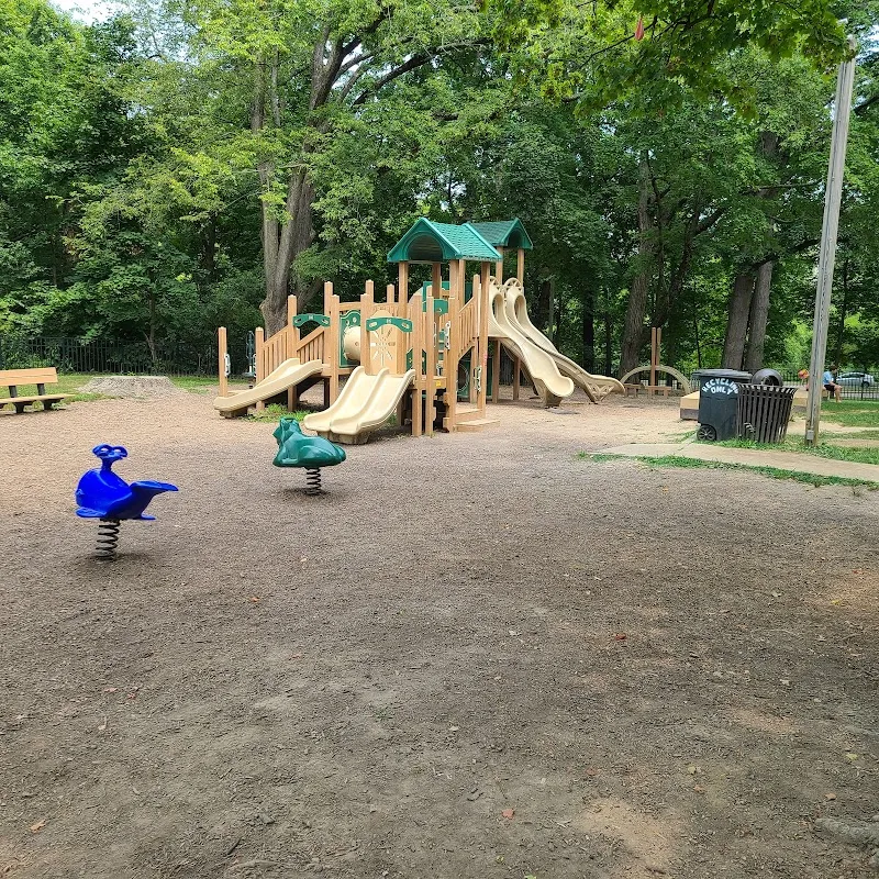 Dogwood Park park in Mariemont, OH