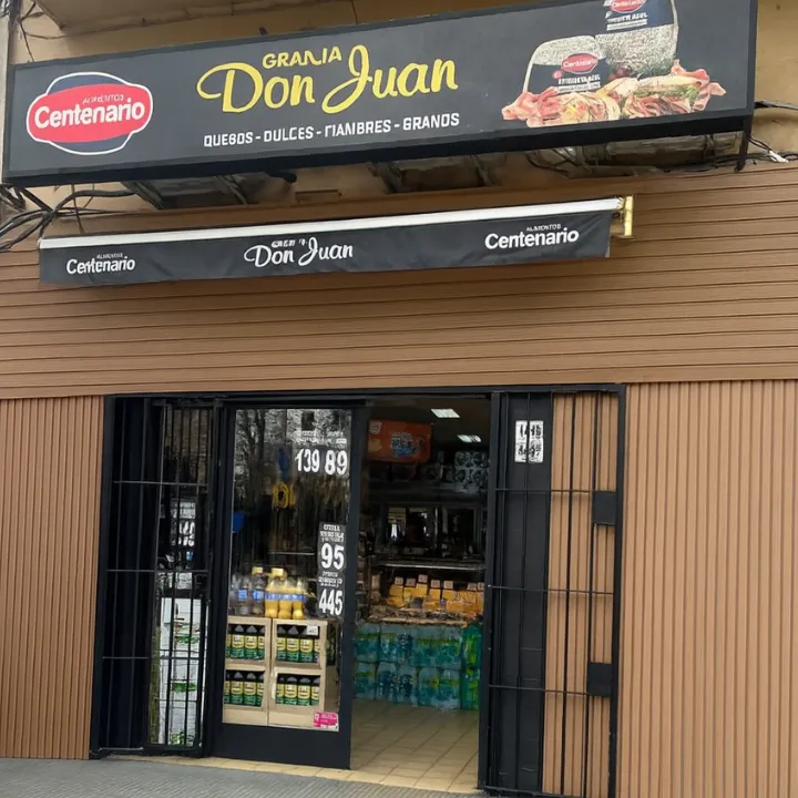 Don Juan Farm grocery store in Malvín, MVD