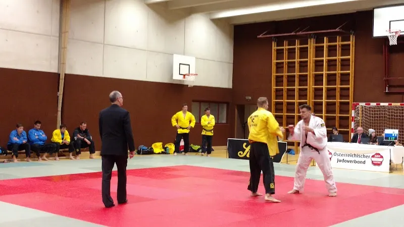 Donaufeld Community Sports Center sports in Strebersdorf, VIE