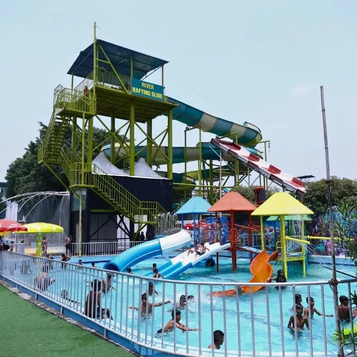 Drizzling Land water park in Indirapuram, UP