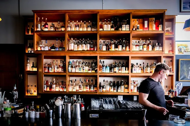 Dundee Dell Cocktail Bars in Dundee, NE