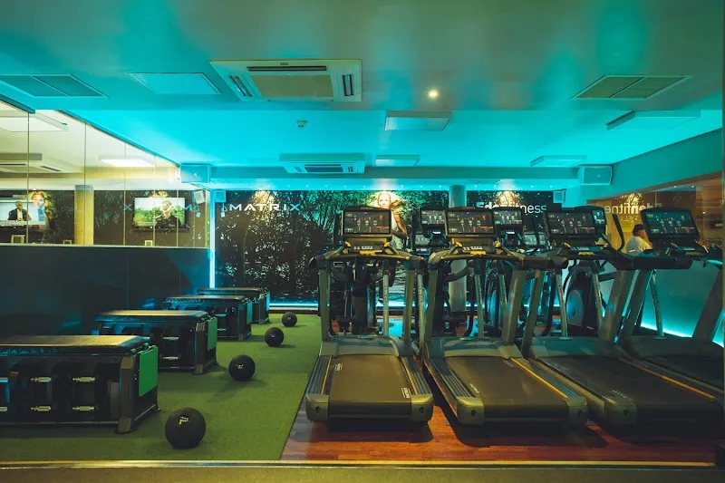 Ealing Swimming Pool and Fitness Centre swimming in Ealing, London