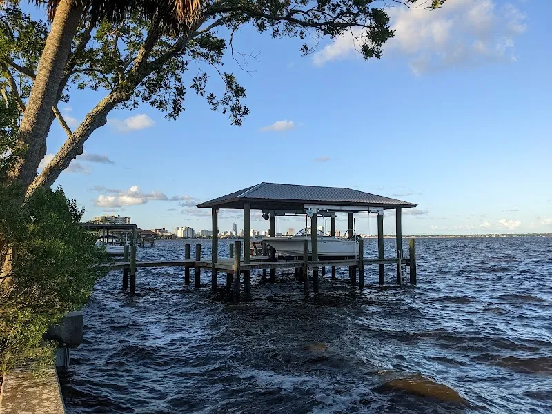 Edgewood St. John's River Park park in Avondale, FL