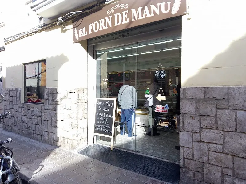 El Forn de la Cafeteria Desserts in Manises, V
