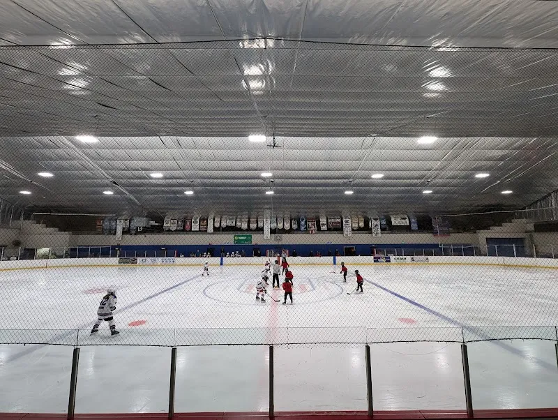 Fenton Forum Ice Arena ice skating rink in Fenton, MO