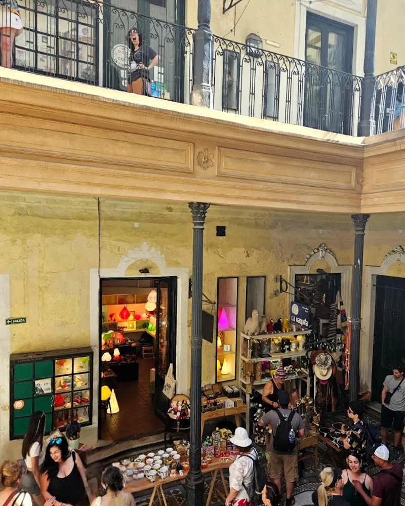 Feria de Antigüedades de San Telmo attraction in San Telmo, BA