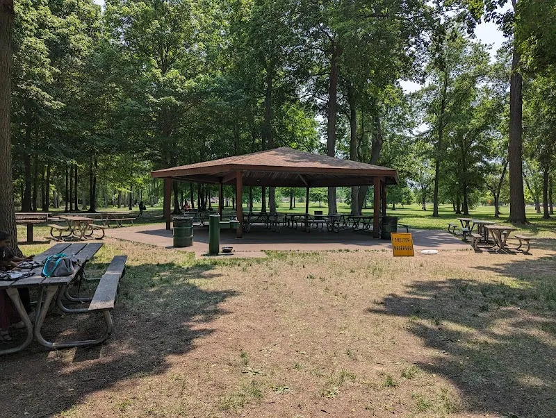 Firefighters Park park in Troy, MI