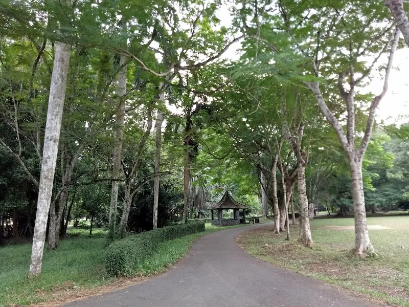 Gampaha Botanical Garden botanical garden in Nugegoda, WP
