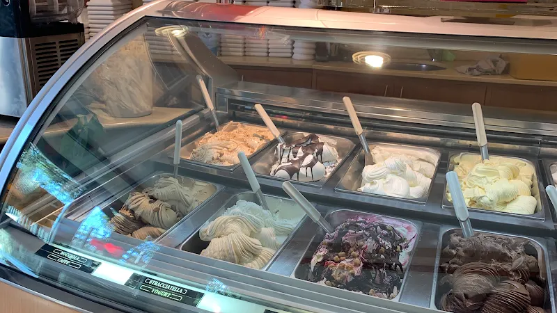 Gelateria da Paolo ice cream in Reggello, Tuscany