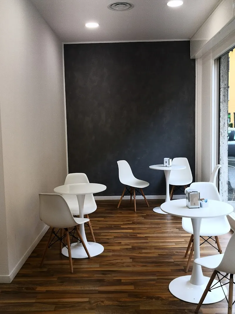 Gelateria Dolce Vita Desserts in Peschiera Borromeo, Lombardy