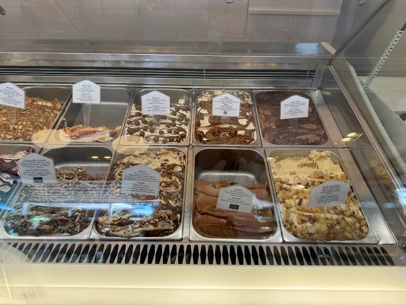 Gelateria Luxe ice cream in Vouliagmeni, AT